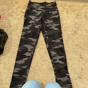 Aerie camo leggings! Size: M